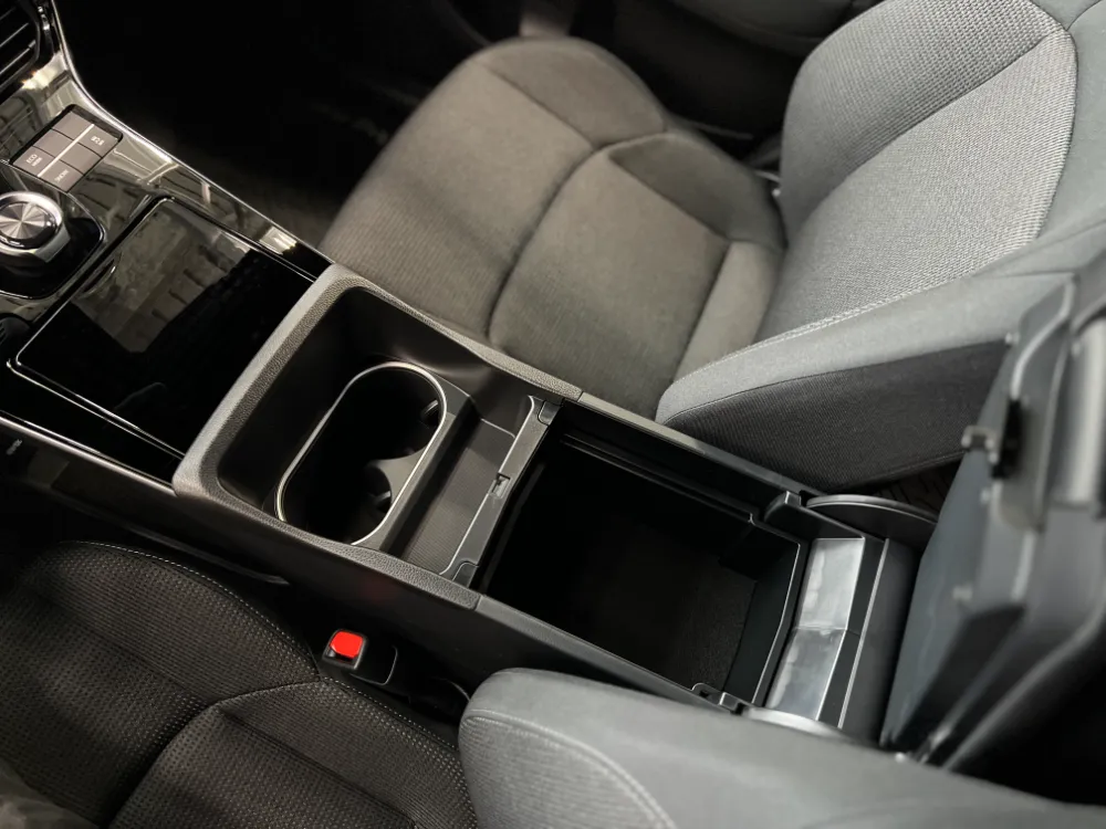 2023 toyota bz4x le fwd white 17